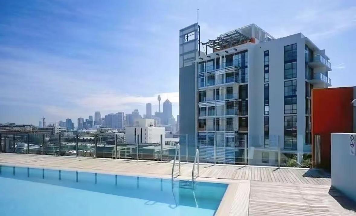 - Entire Unit With Rooftop Pool Sydney