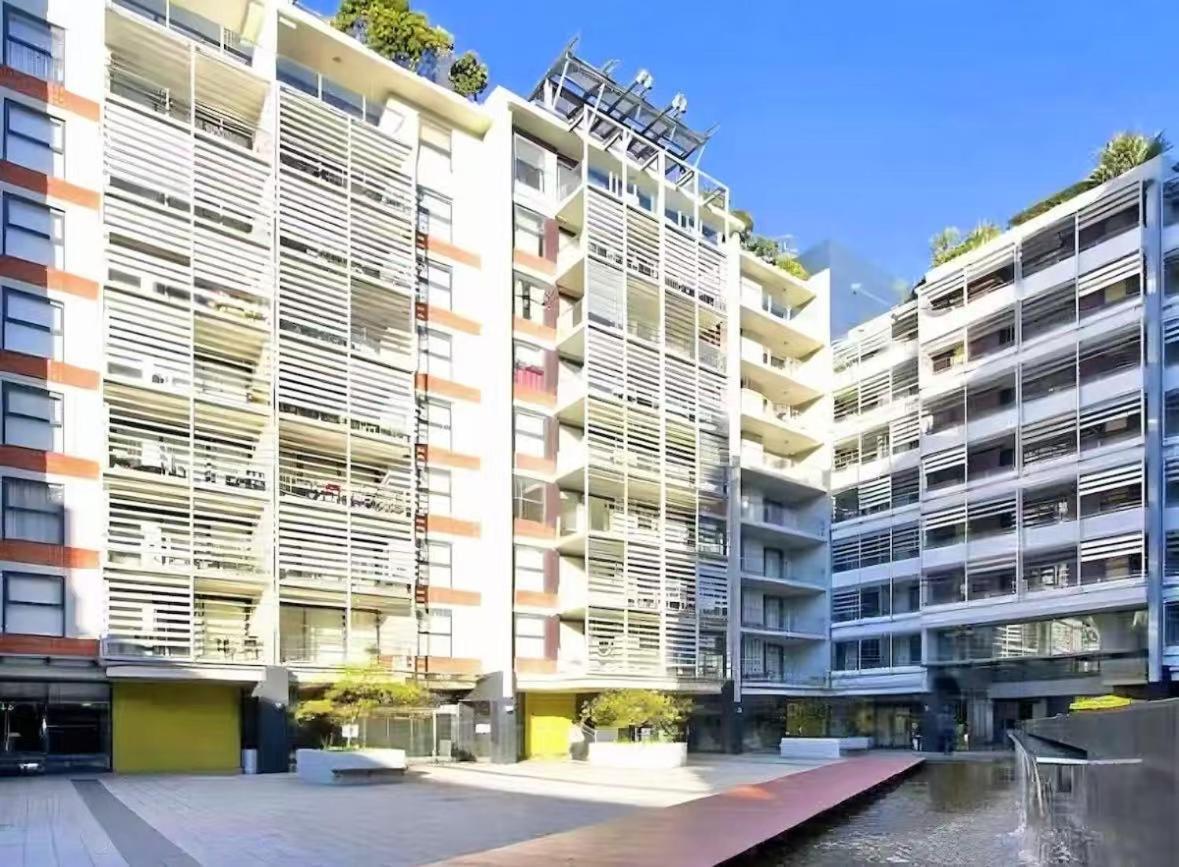 - Entire Unit With Rooftop Pool Apartment