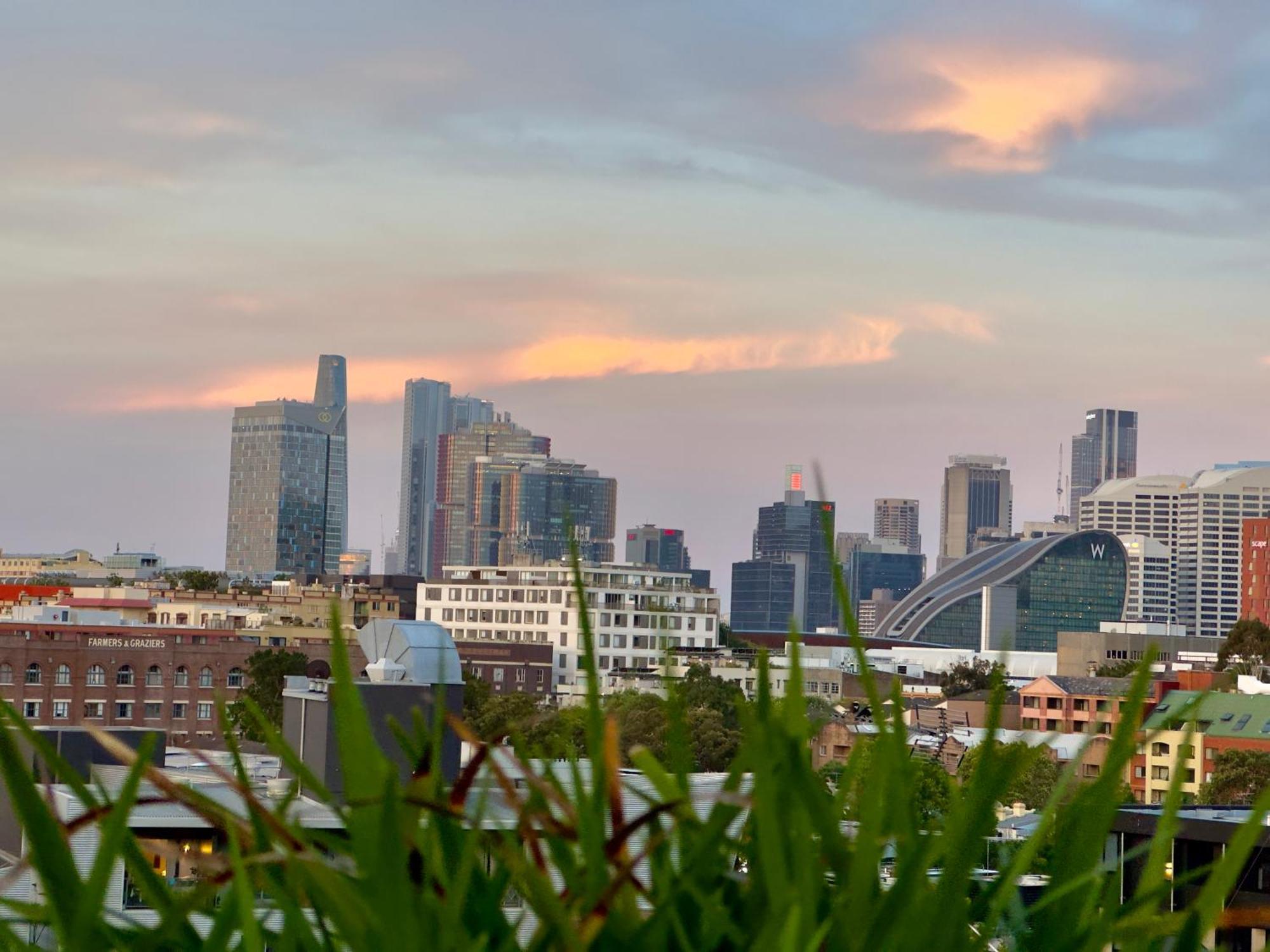 - Entire Unit With Rooftop Pool Apartment Sydney