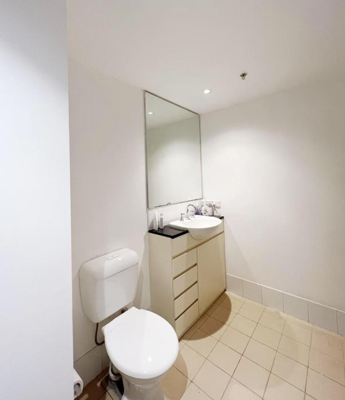 - Entire Unit With Rooftop Pool * Sydney