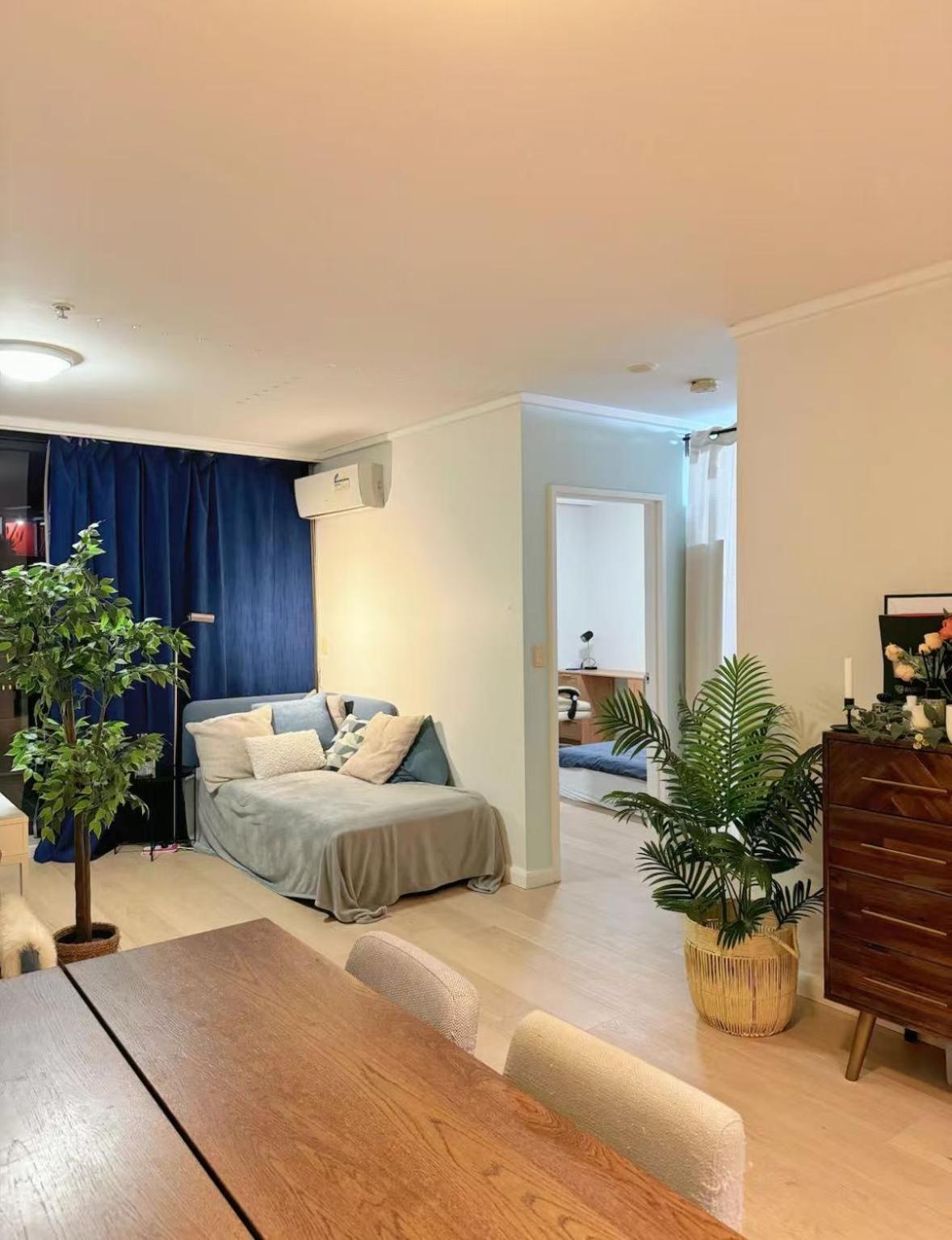 - Entire Unit With Rooftop Pool *